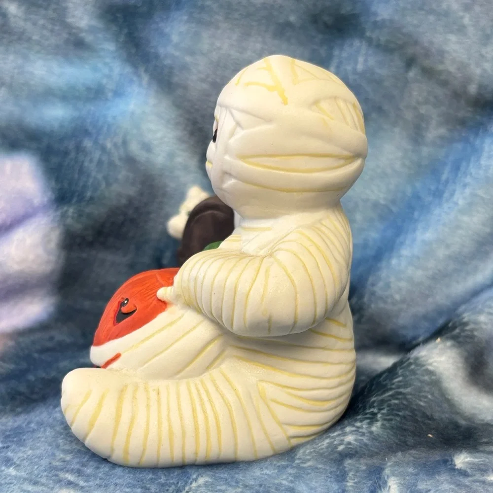 Vintage Halloween Mummy and Friends Pumpkin Figurine - Picture 3 of 7